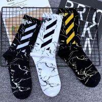 ถุงเท้าผู้ชายสเก็ตบอร์ดมาตรฐานลายทางสีดำถุงเท้าผู้ชาย Unisex ลูกเรือลำลองแฟชั่น Sp ฤดูใบไม้ร่วง