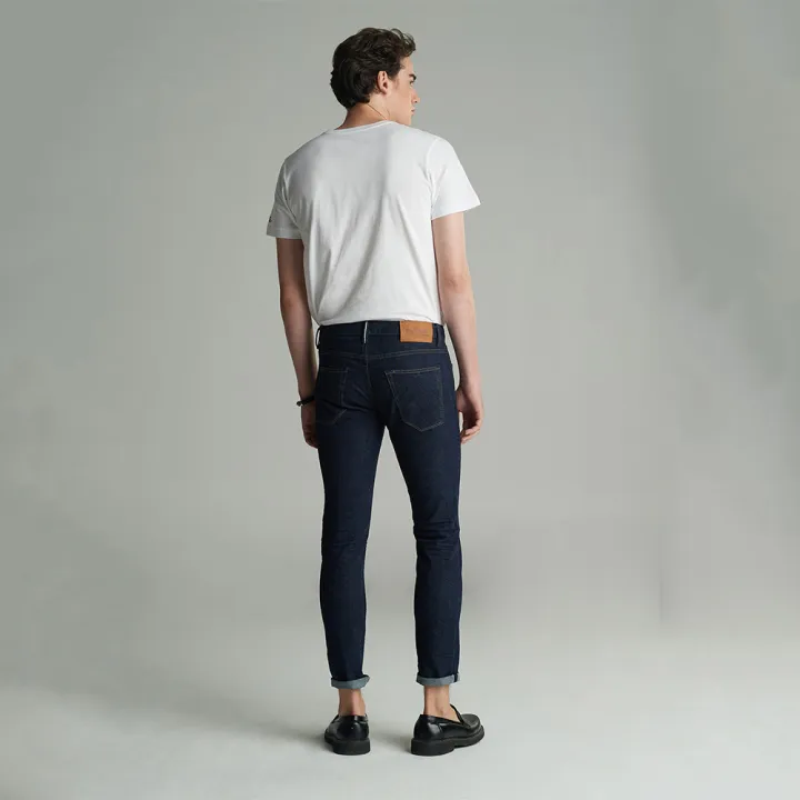 mc-jeans-กางเกงยีนส์ชาย-กางเกงยีนส์-กางเกงยีนส์ขายาว-ริมแดง-ทรงกระบอกเล็ก-mc-red-selvedge-ทรงสวย-ใส่สบาย-matz070
