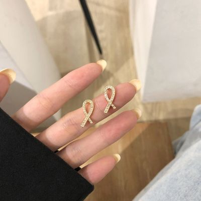 [COD] silver Korean simple and compact cross zircon earrings 2021 new ear clip trendy net red girl