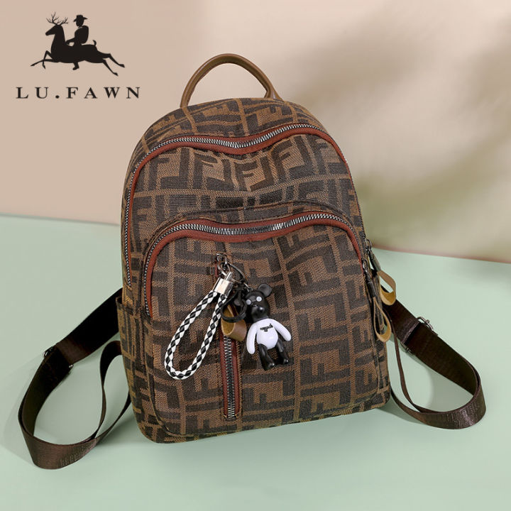 lufawn-กระเป๋าสะพายผู้หญิง-กระเป๋าสะพายหลังแฟชั่นใหม่ปี2022กระเป๋าเป้สะพายหลังจี้หมีน่ารักพิมพ์ลายตัวอักษรสีน้ำตาลเรียบง่ายสำหรับผู้หญิงสไตล์นักศึกษากระเป๋าผู้หญิงอินเทรนด์ทุกโอกาส-7167