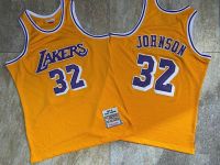 ผู้ชายขายร้อนLos Angeles Lakerss #32 Earvin Magic Johnson Mitchell Ness1984-85 เสื้อเหลือง