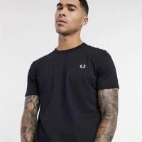 FRED PERRY ฤดูร้อนใหม่ FP เสื้อยืดคอกลมปักสีทึบหูข้าวสาลีของผู้ชายผ้าฝ้ายแท้ระบายอากาศแขนสั้นลำลองบาง