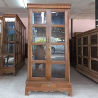 ตู้ไม้สัก ตู้หนังสือ (teak cabinet) สีเสี้ยนดำ กว้าง80xลึก40xสูง160 Cm มี 4 ชั้น 1 ลิ้นชัก 2 ประตูกระจก บานเปิด ประกอบแล้ว ขนส่งปลอยภัยมีประกัน