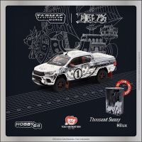 ชุดสะสมโมเดลรถยนต์ไดโอรามาการ์ตูน Hilux 1:64เทาซันด์ซันนี่ชุดสะสมของเล่นขนาดเล็กสำหรับสะสม