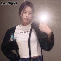 Laz Nigori เสื้อยืดผู้หญิงสีขาวแขนสั้นตัวอักษรผีเสื้อ