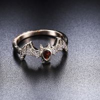 [Zhongxi ornaments ] Hip Hop Ring Punk Wind Ring ทองแดงฝัง Zircon Bat Animal Ring ขายส่ง