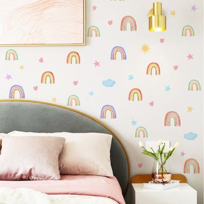 [24 Home Accessories] การ์ตูน Rainbow Star Glow สติ๊กเกอร์ติดผนัง Kids Baby Room พื้นหลังสติ๊กเกอร์ตกแต่งบ้านวอลล์เปเปอร์ห้องนอนสติ๊กเกอร์เรืองแสง