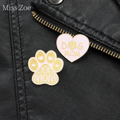 【CW】 Shaped Pink Enamel Pin Dog Mom Badge Brooch Lapel Denim Jeans Shirt Cartoon Jewelry Gifts