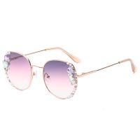 【Hot Sale】 New Korean version of crystal sunglasses fashion frame elegant ladies diamond-encrusted plain face street photography anti-ultraviolet