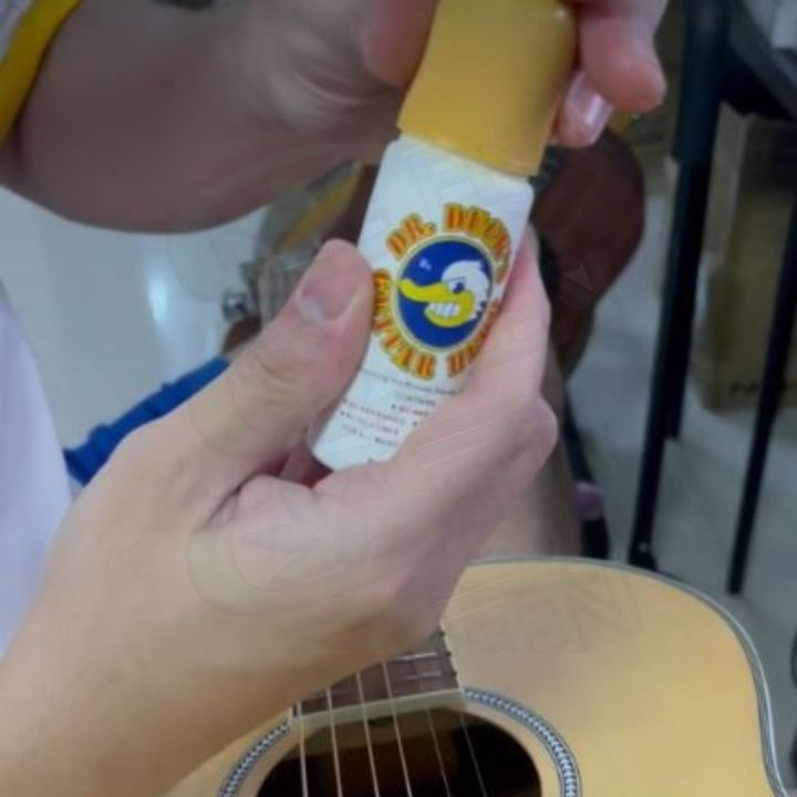 สายกีต้าเคลือบกันสนิม-น้ำยาสายกีตาร์-เป็ดอันดามิวสิค-guitar-string-cleaner-รุ่น-30ml-118ml