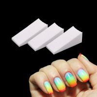 24Pcs/Lot White Triangle Nail Brush For Manicure Art Paper &amp; Foam Paint Brush Nail Art Beauty Sponge For Nail Design Adhesives Tape