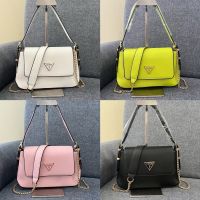 GUESS New solid color chain splicing European and American retro belt decoration fashion shoulder bag Messenger armpit bag female bag