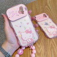 เคสโทรศัพท์ลาย Hello Kitty พร้อมพวงกุญแจที่ไม่เหมือนใครสำหรับ iPhone 14 Pro Max 14 Plus เคสสำหรับ Apple 13 Pro Max ฝาครอบสำหรับ iPhone 12 Pro Max เคสนิ่มอินเทรนด์ลายการ์ตูนสุดน่ารักสนุกน่ารักสำหรับ iPhone 11 Pro ฝาครอบสูงสุด11 XS XR