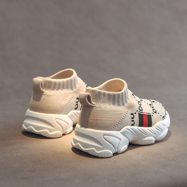 รองเท้าผ้าใบตาข่ายถักระบายอากาศด้านล่างที่อ่อนนุ่มรองเท้าผ้าใบเด็กทารก