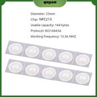 QUYAN 50pcs 13.56MHz ป้าย NFC กลมกลมๆ เส้นผ่าศูนย์กลาง25มม. ป้ายสติกเกอร์ฉลาก ทนทานต่อการใช้งาน สติกเกอร์213 สำหรับ Huawei Share ios13ทางลัดอัตโนมัติส่วนบุคคล คัดลอกป้ายโคลน