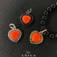 Leila Amulets สีผึ้ง มายาศาสตร์ สีแดง ห่วงห้อย (พร้อมกำไลหินฟรีตามรูป)