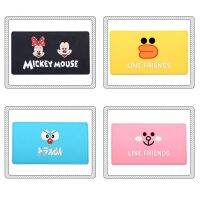 แผ่นกันลื่น แผ่นกระจกรถ ลาย Hello Mickey น่ารัก สำหรับตกแต่งรถยนต์ ศัพท์ GPS