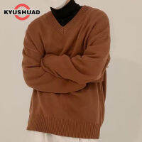 KYUSHUAD สีทึบคอวีทรงหลวมของผู้ชายเสื้อกันหนาวลำลองสไตล์ขี้เกียจหนาเสื้อยาวปิดถึงก้น