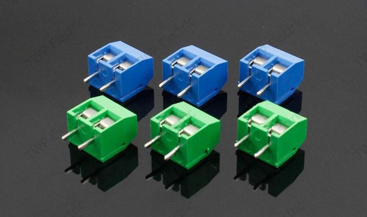 20 ชิ้น 2 pin เทอร์มิเนอร์แบบขันสกรู สำหรับบัดกรีลบนแผ่น PCB,บอร์ดทดลอง ระยะพิตช์ (pitch) 5 mm (เลือกสี) Screw 2Pin 5.0mm Straight Pin PCB Screw Terminal Block Connector Blue and green