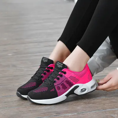 QXshop สินค้าใหม่แนะนำ รองเท้าผ้าใบทรงสปอร์ต รองเท้าผ้าใบทรงกีฬาสไตล์ใหม่ น้ำหนักเบาตัวรองเท้าระบายอากาศได้ดี มีสีให้เลือกถึง 4สี แบบจั