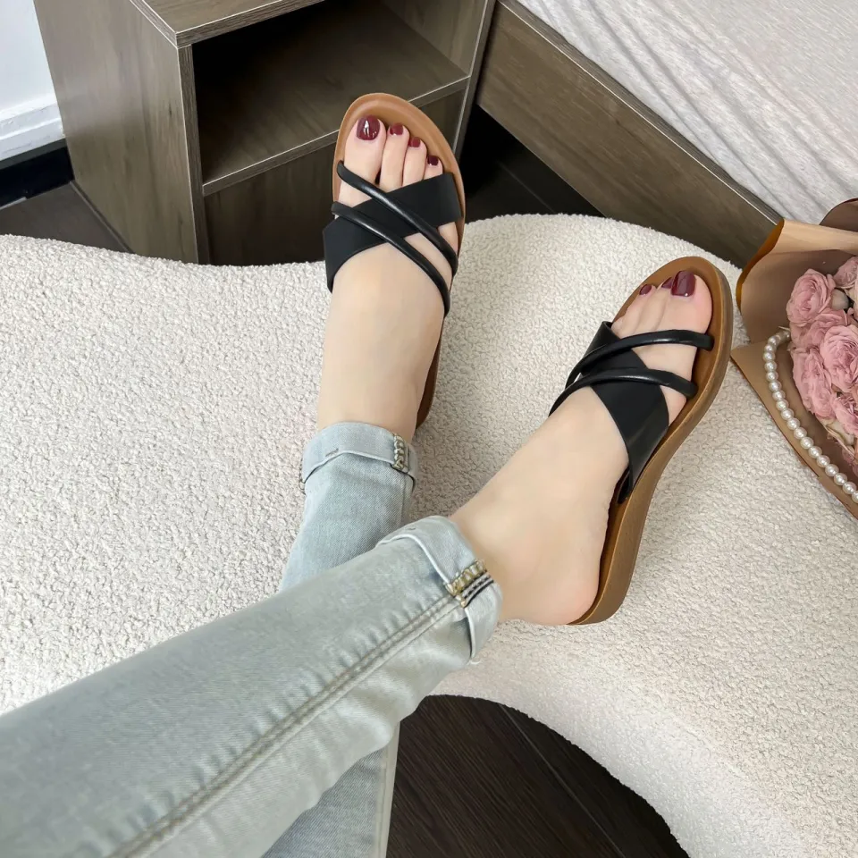 Summer Designer Womens Light Pink Sandals Flat With Thick Soles And Open  Toe For Casual And Beach Comfort Parisian Fashion Footwear From Lfdgkflk,  $129.64 | DHgate.Com