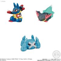 【LZ】 Bandai Twist Egg Pokemon Finger Figure Eevee Pikachu Charizard Model Ornament Hand Collection Desktop Ornaments