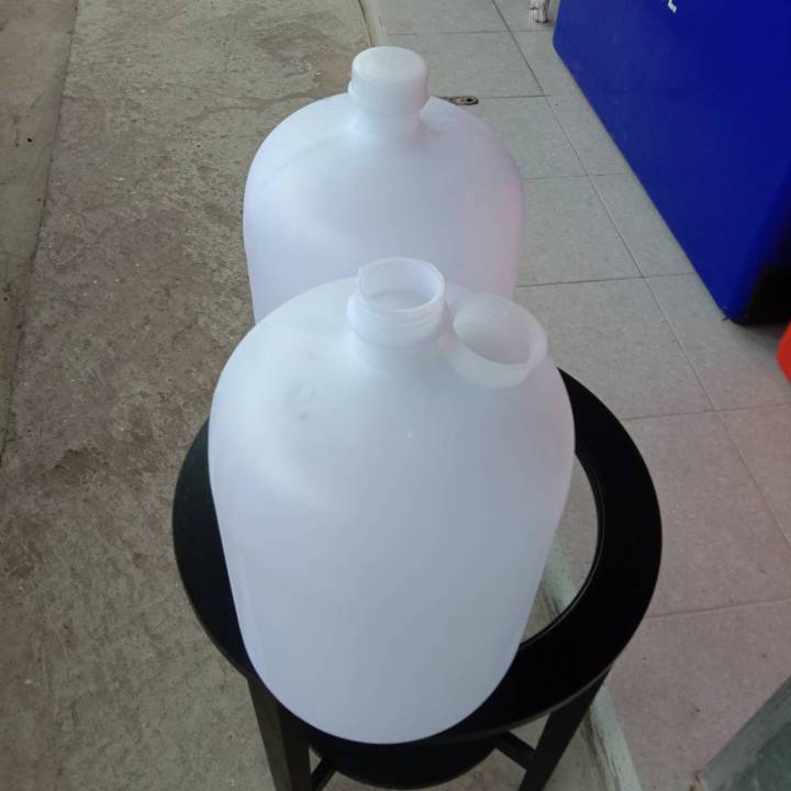ถังน้ำดื่ม-18-9-ลิตร-สีขาวขุ่น-ทำความสะอาดก่อนใช้งาน