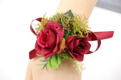 Meldel ช่อดอกไม้สีแดงดอกไม้ประดิษฐ์สีแดงสำหรับเด็กผู้หญิงดอกกุหลาบอย่างใยไหมคุณภาพสูงข้อมือ Corsages เพื่อนเจ้าสาวงานแต่งงาน