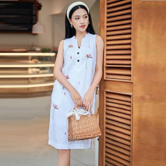 Đầm suông linen tưng premium cổ tầu sát nách thêu hoa sang trong ...