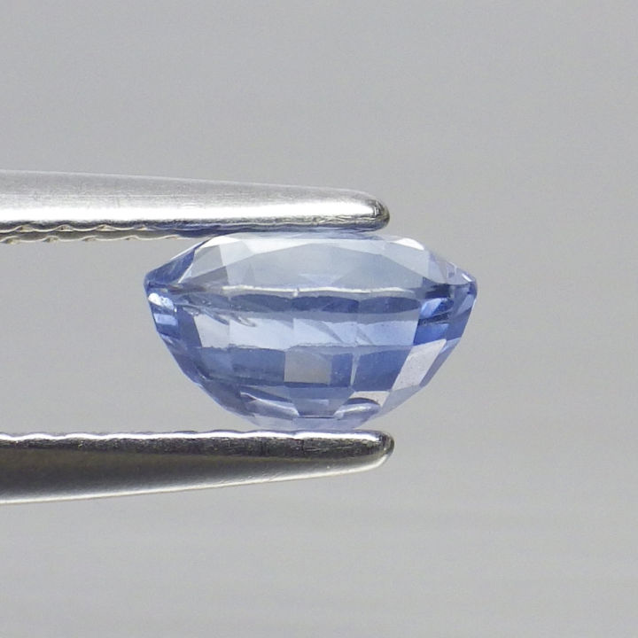 พลอย-ไพลิน-แซฟไฟร์-แท้-ธรรมชาติ-natural-sky-blue-sapphire-หนัก-1-56-กะรัต-free-certificate