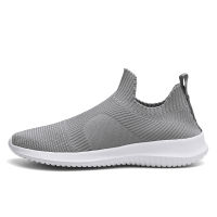 Slip-On Sneakers Men Lightweight Running Shoes Breathable Knitted Sock Shoes White Jogging Walking Sport Shoes Male Casual Shoes