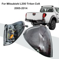 เบรคท้ายรถสำหรับ Mitsubishi L200 Triton Colt 2005-2014ไฟตัดหมอกสัญญาณไฟเลี้ยวอุปกรณ์เสริมรถยนต์ไฟท้ายหลัง LED