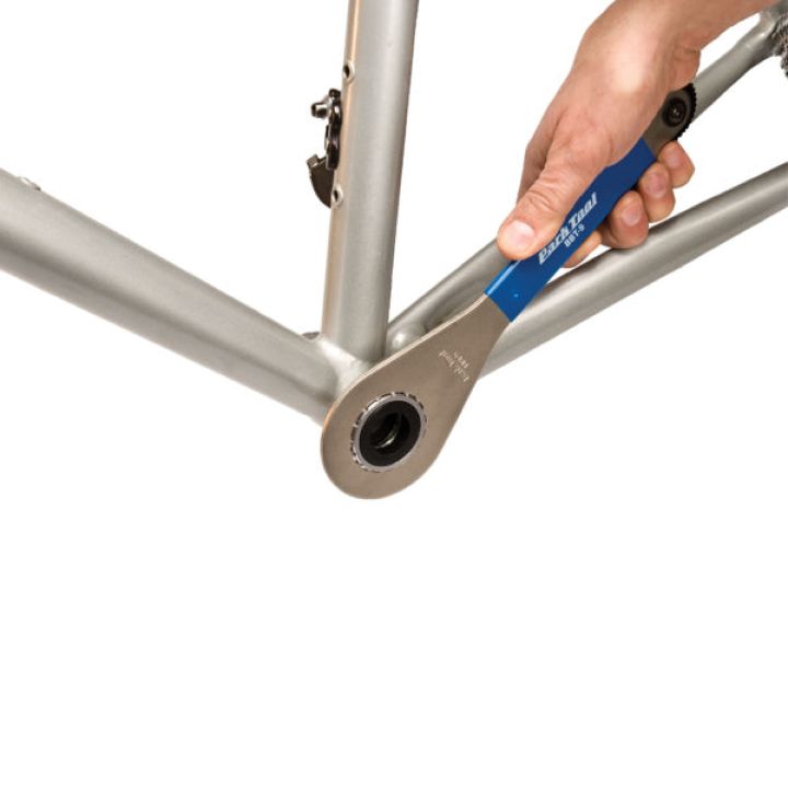 park-tool-bbt-9-เครื่องมือถอดกระโหลกจักรยาน-16-ซี่-เส้นผ่าศูนย์กลาง-44mm-และสามารถ-ถอดน็อตกลางจักรยาน-ตัวถอดกระโหลก-เครื่องมือซ่อมจักรยาน-จาก-usa