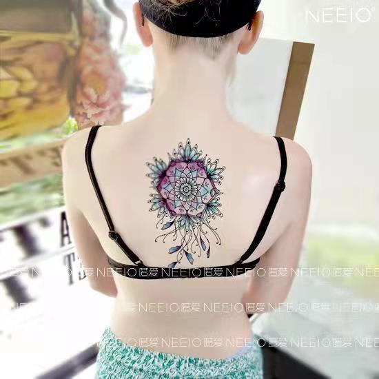 Q  Tattoo  Hình xăm hoa sen mandala lotus mandala Mandala là biểu  tượng của sự toàn vẹn của vũ trụ do đó thường có hình tròn nhưng trong tác  phẩm