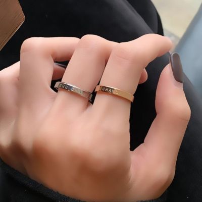 แหวนเหล็กไทเทเนี่ยมที่เรียบง่ายและทันสมัยออกแบบแหวนคู่นิ้วชี้สำหรับผู้หญิง UY04