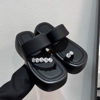 Slippers female summer wear the new 2023 increased thick bottom trample shit feeling increased thick bottom water getting lazy clip toe is cool procrastinate