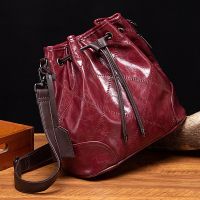 Retro Fashion Portable Shoulder Messenger Waxed Leather Bucket Female Bag For Sale 〖WYUE〗