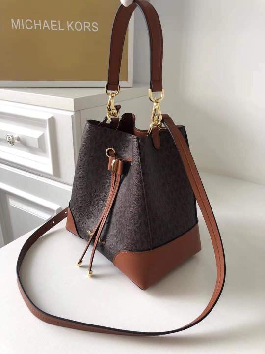 Michael Kors Mercer Gallery small convertible bucket bag brown