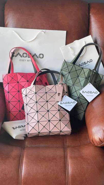 กระเป๋าสะพาย-tote-กระเป๋าถือ-ใบกลาง-baobao-issey-miyske-lucent-boxy-tote-bag