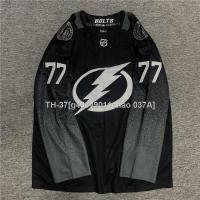 ♘❄ g40349011chao 037A เสื้อกีฬาฮอกกี้ แขนสั้น ลาย Nhl Jersey Hockey Jersey สไตล์ฮิปฮอป สตรีท ยุโรป อเมริกัน เรโทร สําหรับผู้ชาย และผู้หญิง