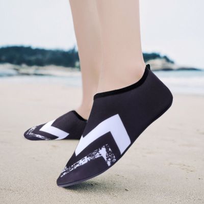 【Hot Sale】 Beach shoes mens and womens snorkeling childrens wading upstream swimming soft non-slip anti-cut barefoot skin-fitting