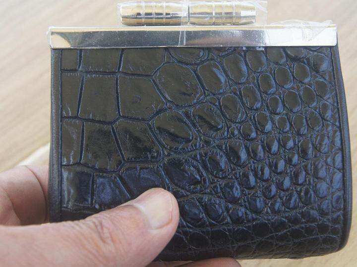 crocodile-leather-กระเป๋าหนังเป็นหนังจรเข้แท้100-ทนทานใช้คุ้มค่า-หนังต่อเย็บขอบ-สีดำ