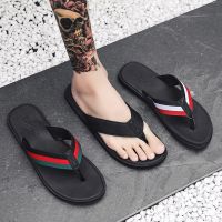 Mens Flip Flops 2023 Summer Male Flat Slippers Fashion Red Stripe Beach Flip Flops Outdoor Soft Bottom Non-Slip Slippers 38-46