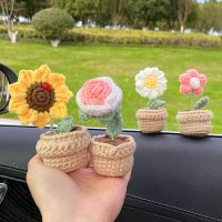 【LZ】●✖  Tuilp-Crochet Woven Flower Pot Girassol Margarida Acabado de tricô Decoração do quarto Carro Desktop Ornamento