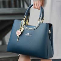 ?handbag branded กระเป๋าถือกระเป๋าผู้หญิงความจุขนาดใหญ่กระเป๋าเจ้าสาว 2023 ใหม่กระเป๋าสะพายไหล่อินเทรนด์ Messenger กระเป๋าหนังนิ่มผู้หญิงวัยกลางคนกระเป๋า