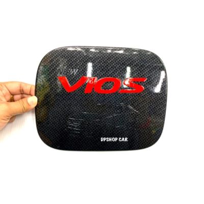 🔥 ราคาถูกที่สุด🔥 ครอบฝาถัง VIOS วีออสปี 2007-2012 ลายเคฟล่าโลโก้แดง ##ตกแต่งรถยนต์ ยานยนต์ คิ้วฝากระโปรง เบ้ามือจับ ครอบไฟท้ายไฟหน้า หุ้มเบาะ หุ้มเกียร์ ม่านบังแดด พรมรถยนต์ แผ่นป้าย