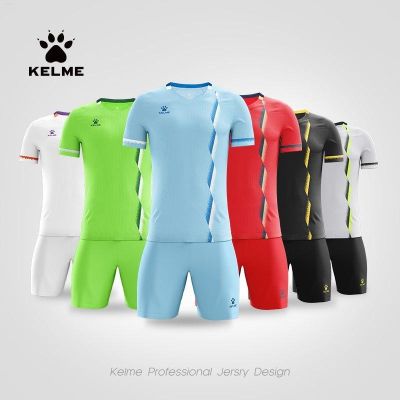 ชุดชุดฟุตบอล KELME/Kalme สำหรับผู้ใหญ่ชุดบอลชุดฝึกออกกำลังคอวีแขนสั้นชุดเจอร์ซีย์สีแดงโอกาสตามสั่ง