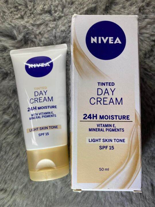 Nivea Tinted Day Cream 24H Moisture with Vitamin E & Mineral Pigments