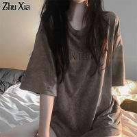 Zhu Xia เสื้อแขนสั้น,เสื้อหลวมขนาดใหญ่คอกลมแขนลายสั้นมีตัวอักษรเกาหลีเสื้อยาวปิดถึงก้น