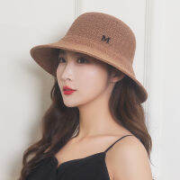 【พร้อมแล้ว】 Topi Bucket เฮดแวร์ผู้หญิงหมวกกันแดดผู้หญิงกันแดดสำหรับผู้หญิงตัวอักษรตกแต่งถักด้วยระบายอากาศได้อย่างยอดเยี่ยมกลวง